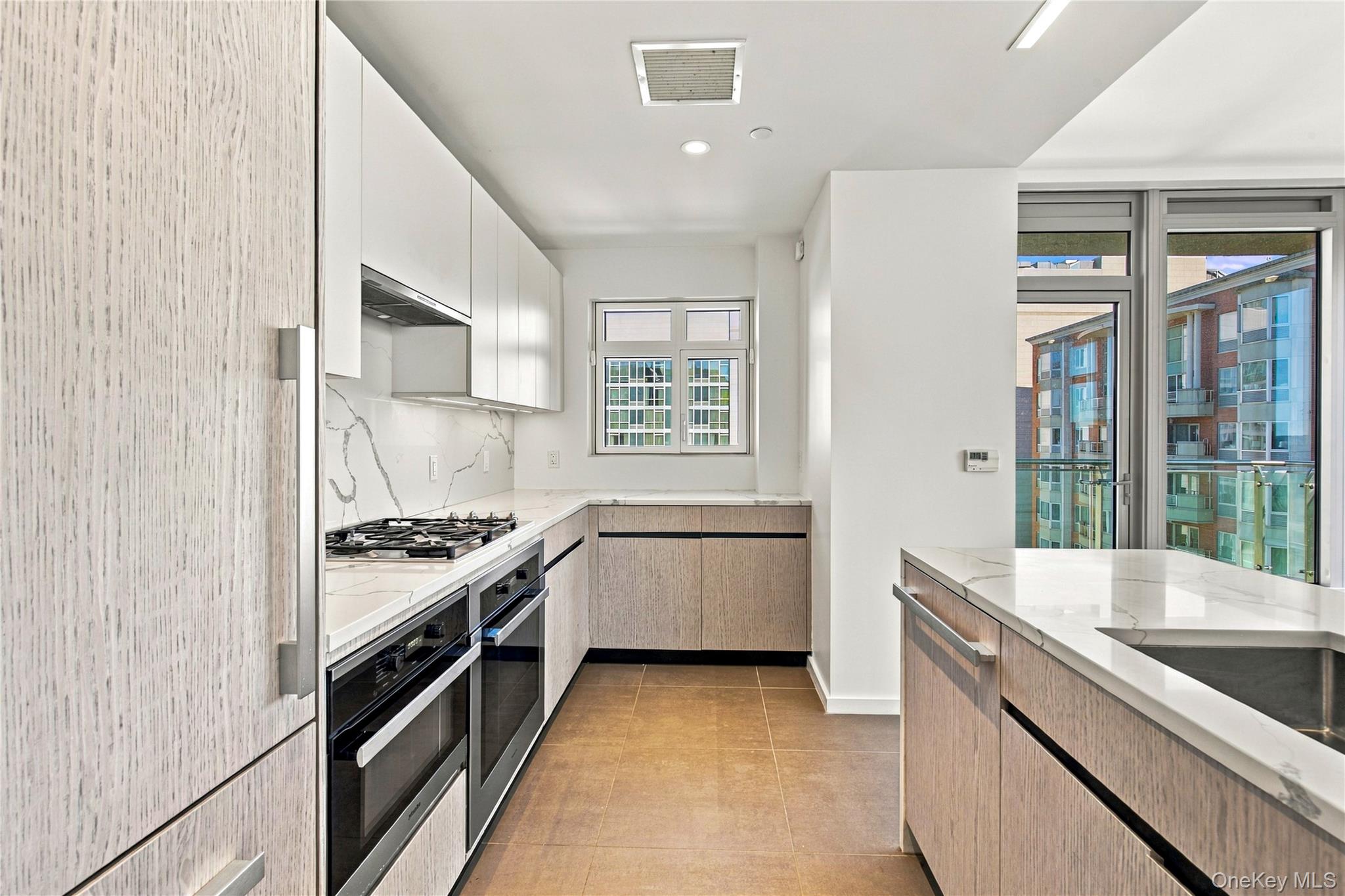 13327 39th Avenue, Unit 12G photo 5
