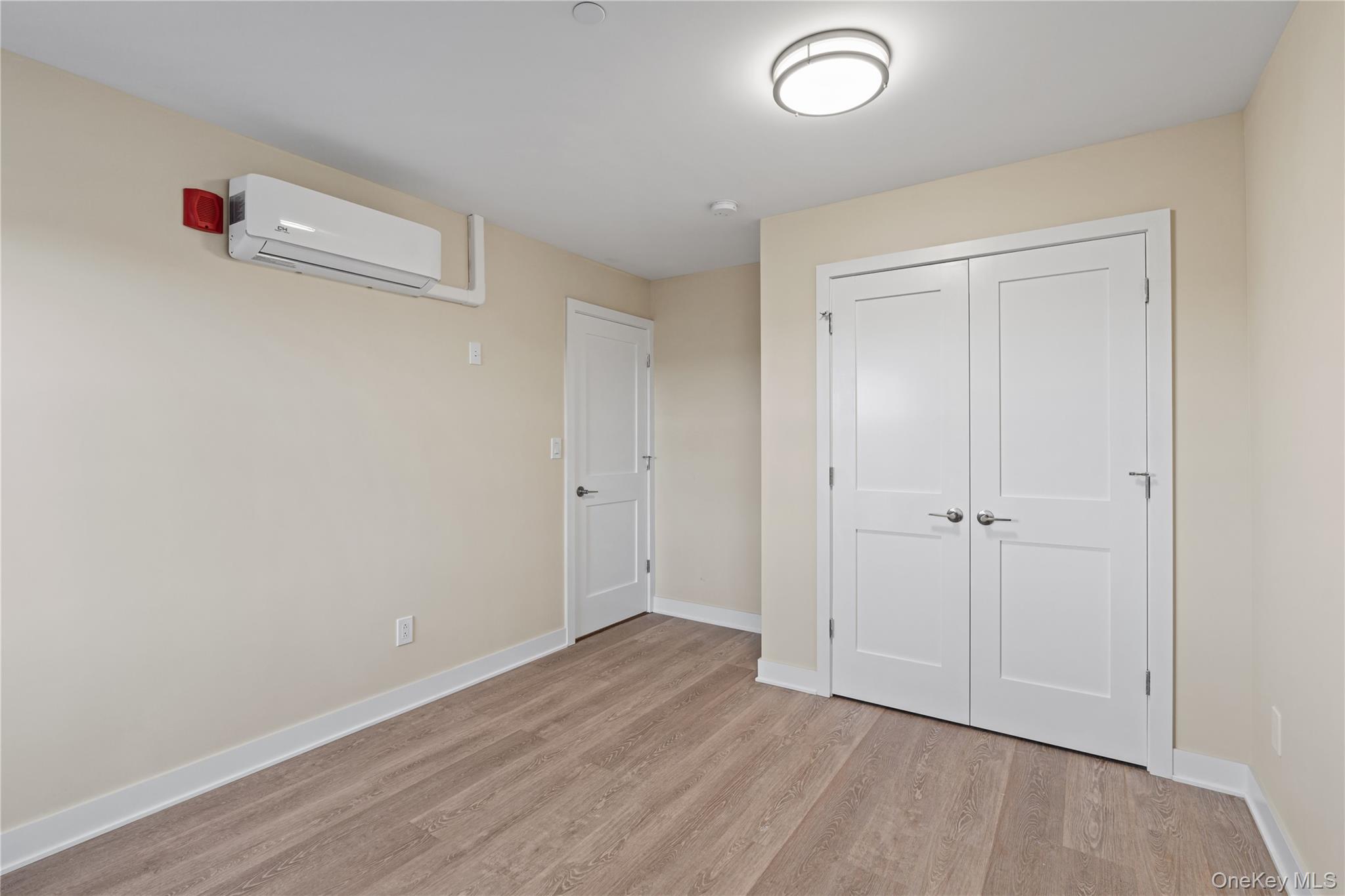 135 Wakefield Avenue, Unit 102 photo 8