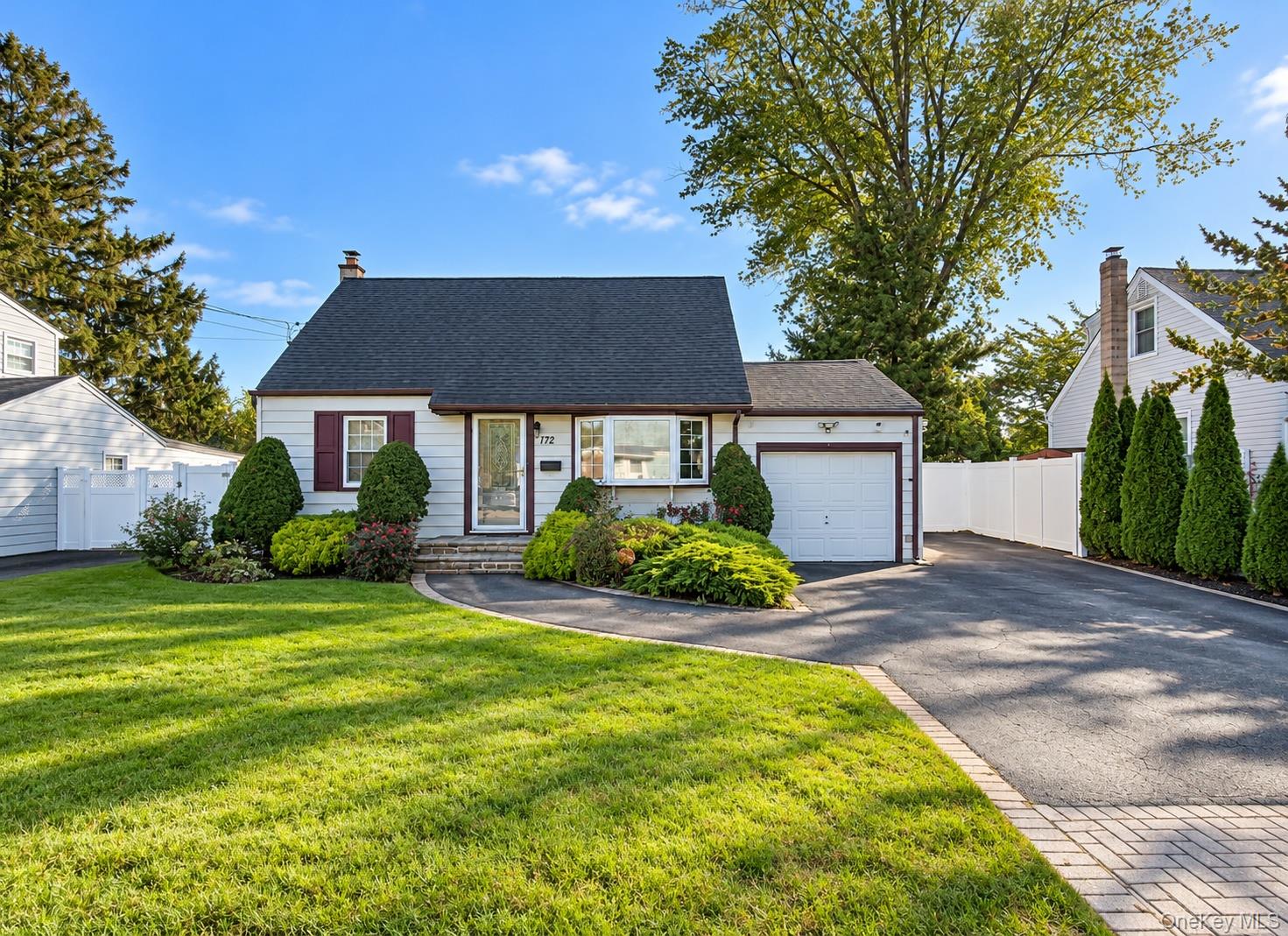 172 Throop Street – For Sale