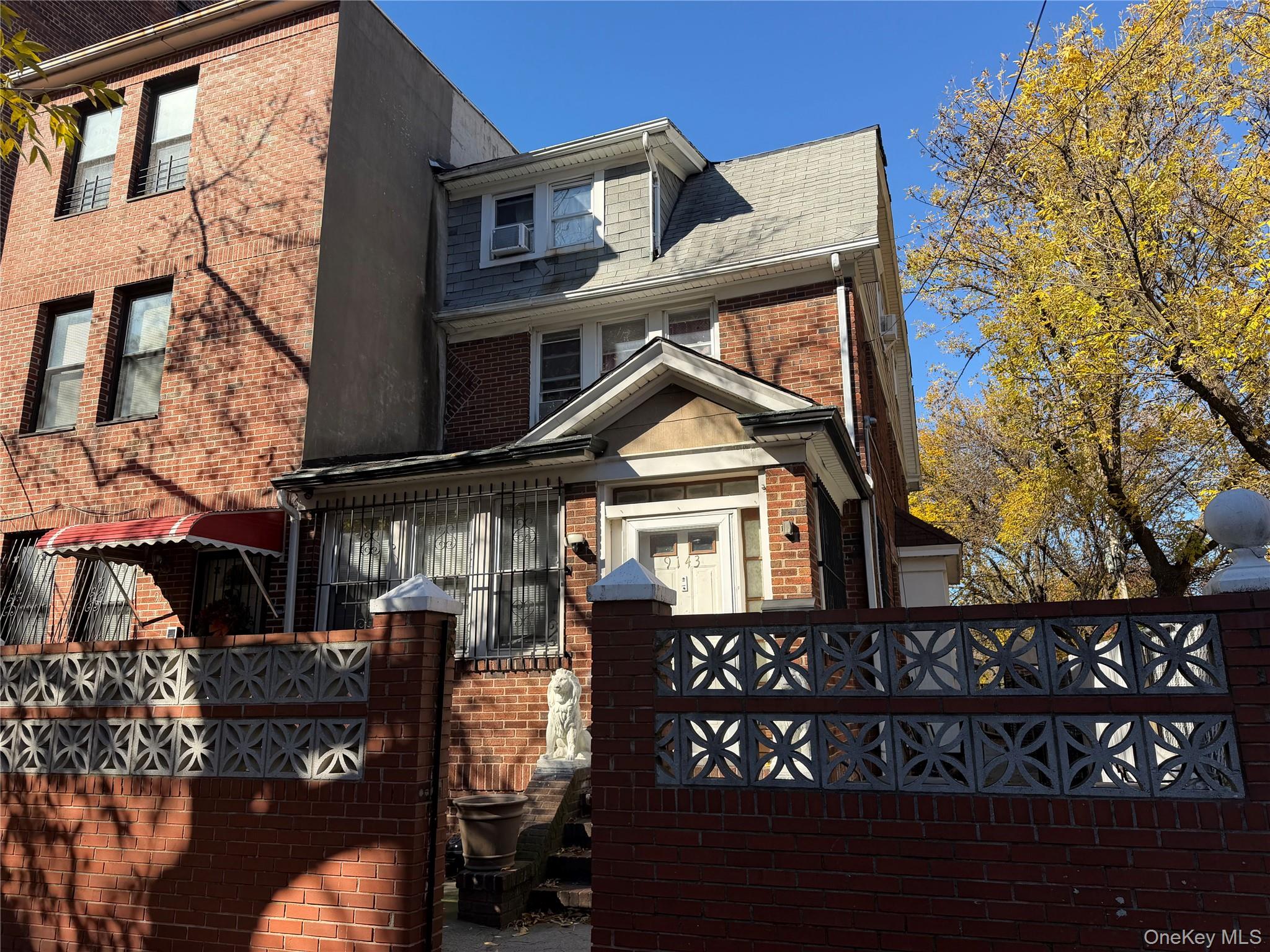 91-43 Lamont Avenue – For Sale