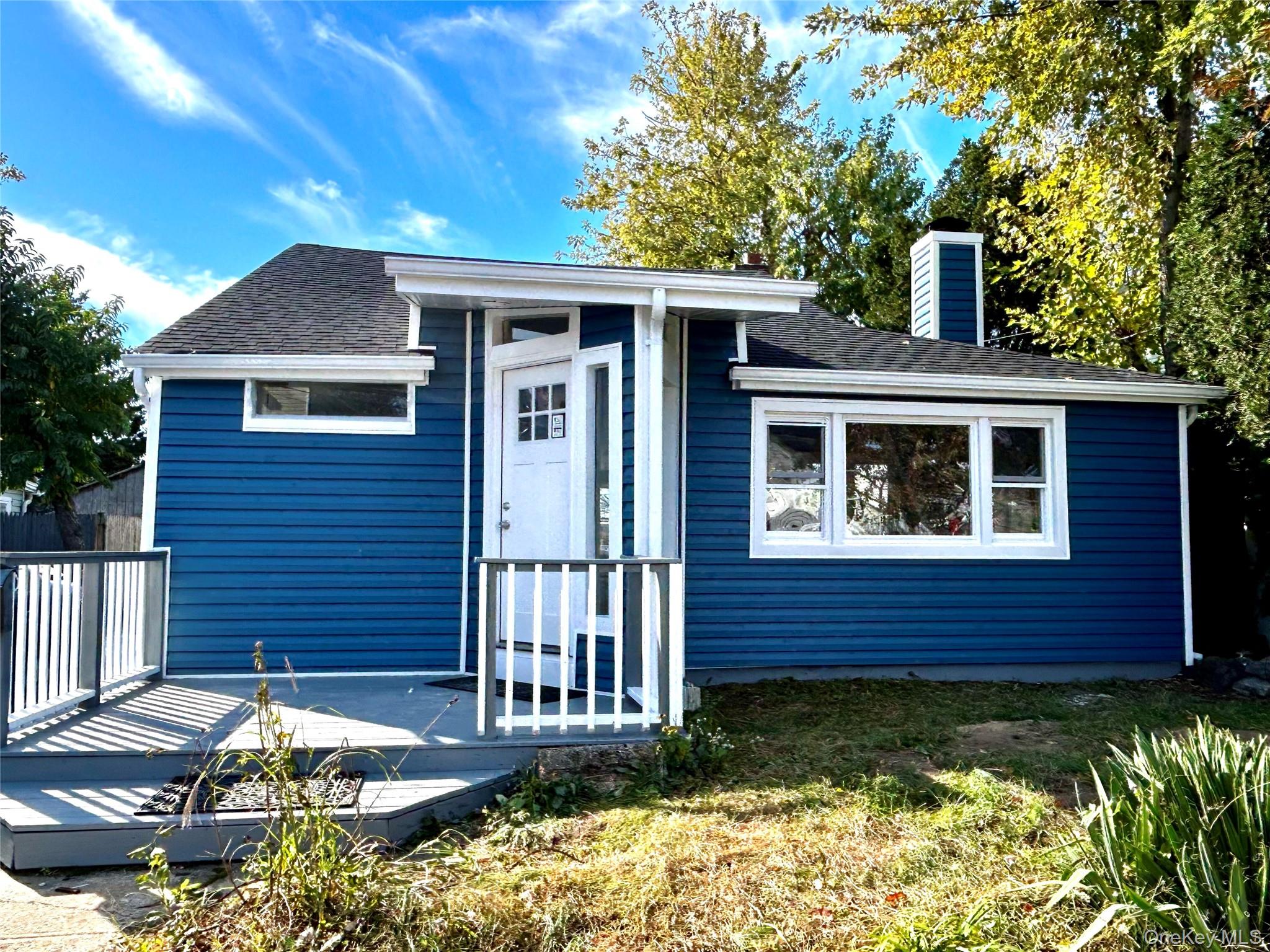 10 Dewey Street E – For Sale