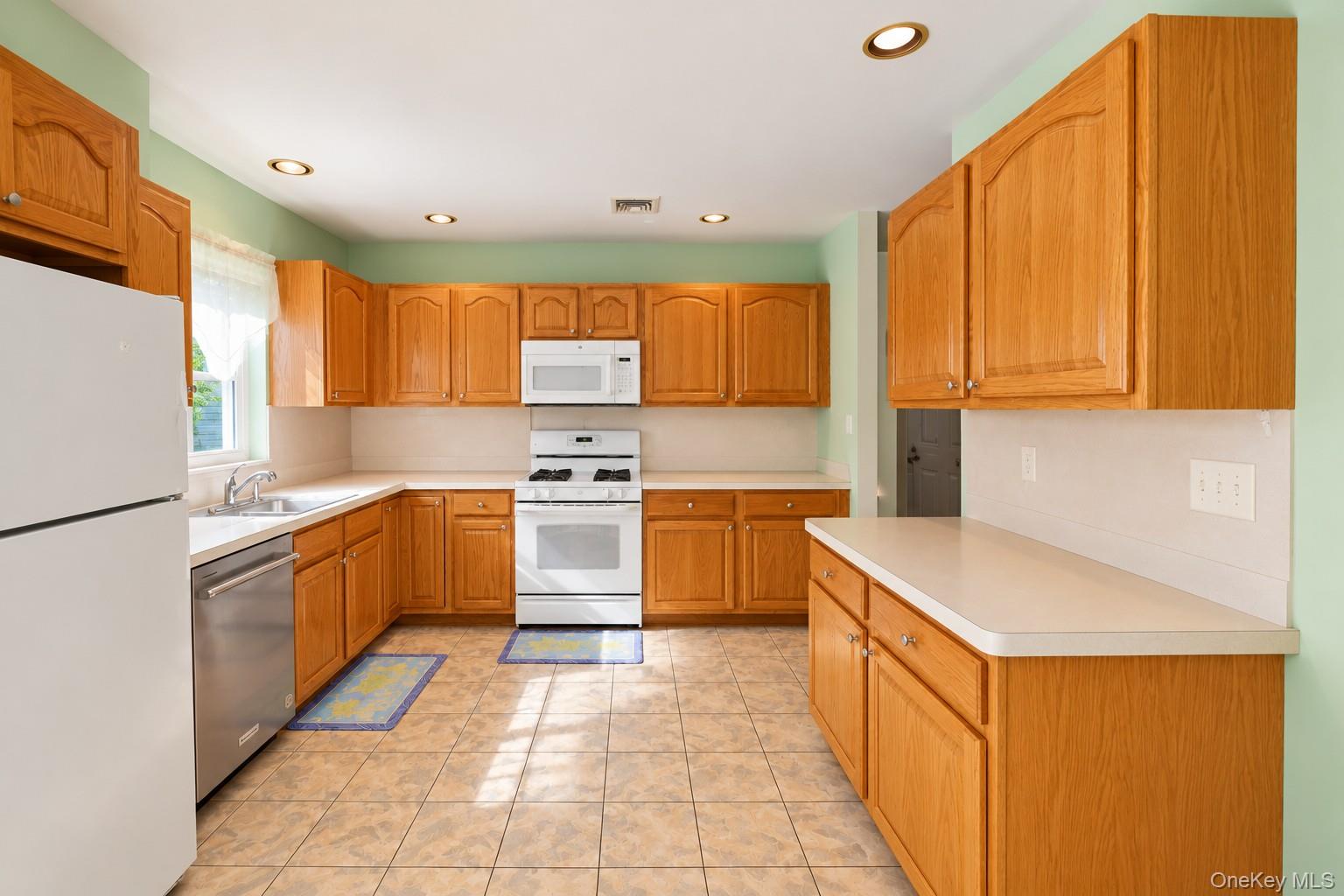 5147 Village Circle E – For Sale photo 7