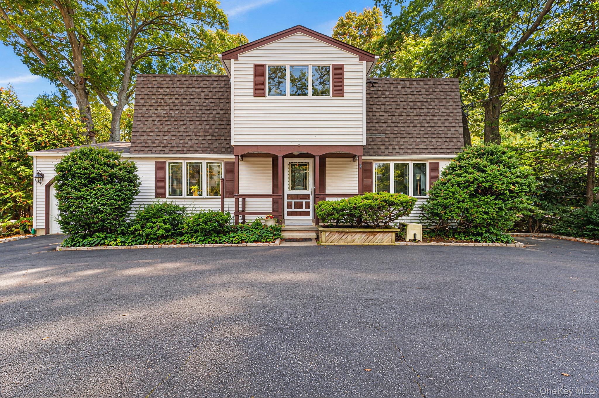 563 Johnson Avenue – For Sale