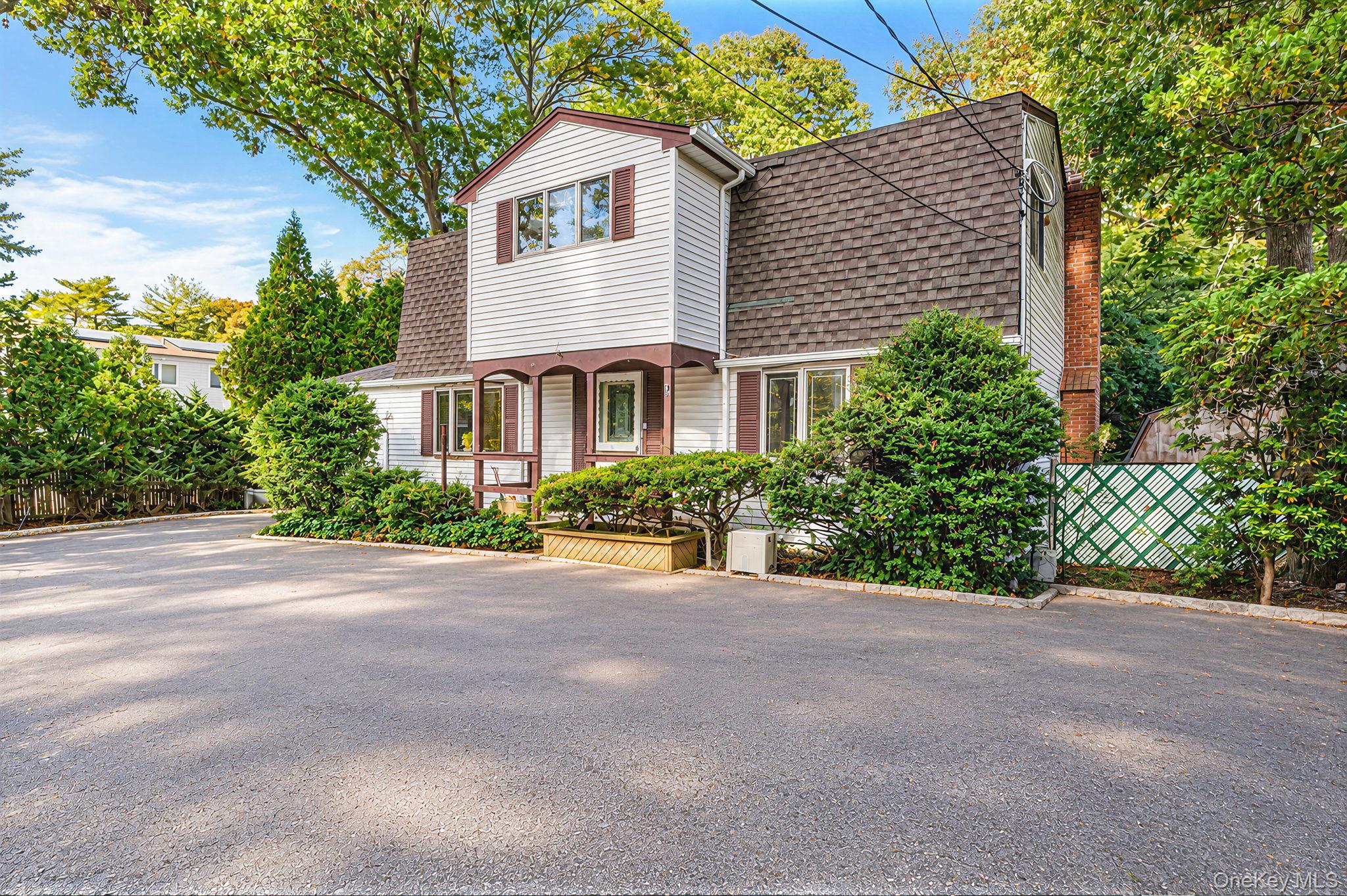 563 Johnson Avenue – For Sale photo 3