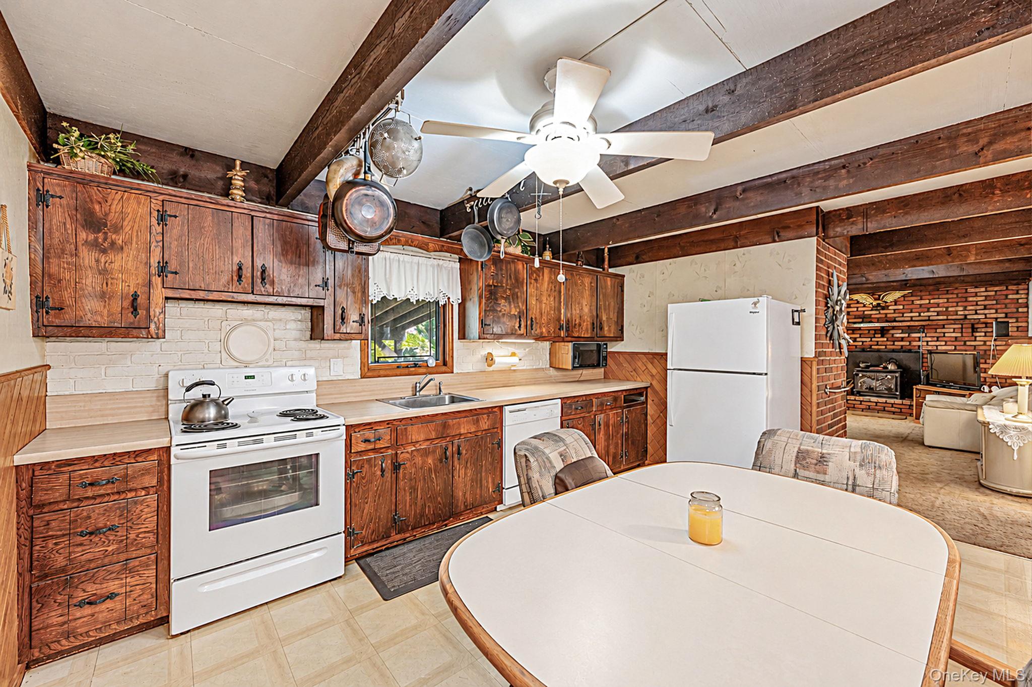 563 Johnson Avenue – For Sale photo 10
