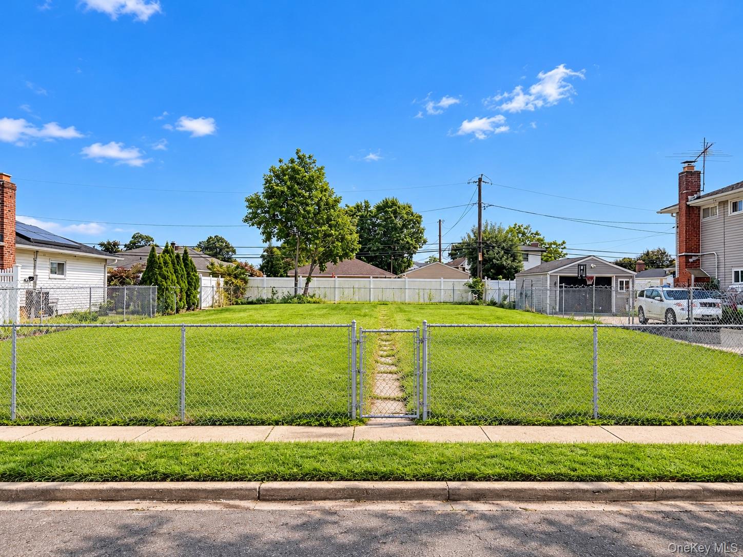 2419 Cedar Street – For Sale photo 3