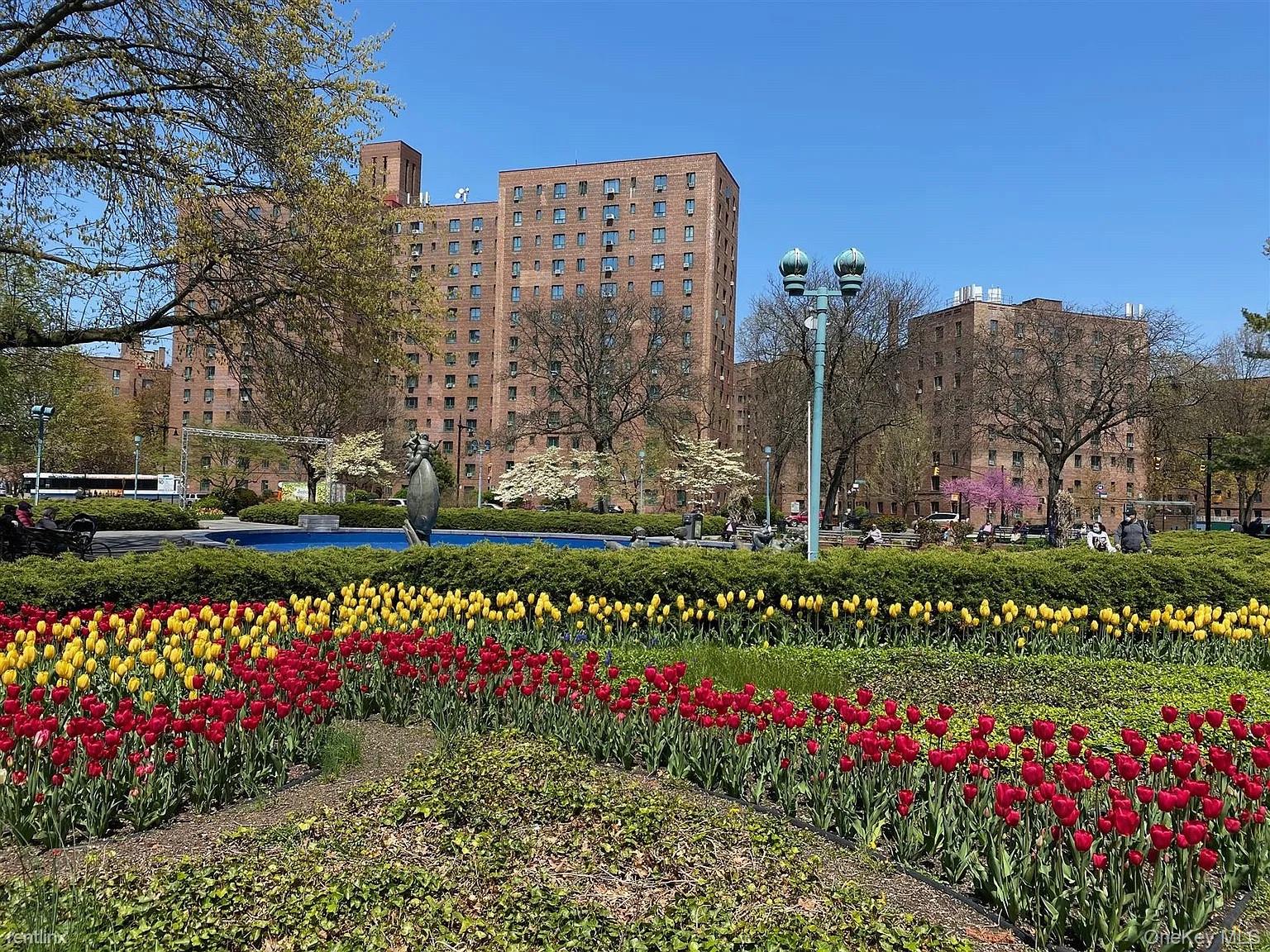 1490 East Avenue, Unit 4A photo 2