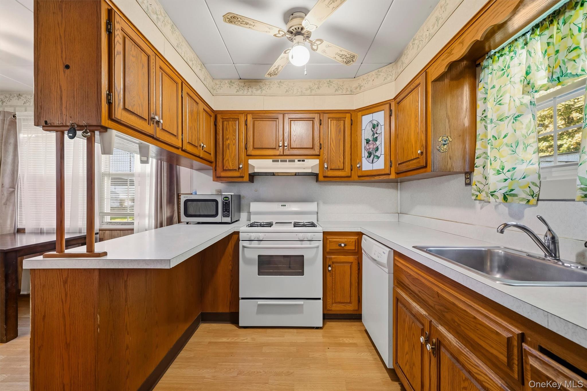 8 Hampton Place – For Sale photo 11