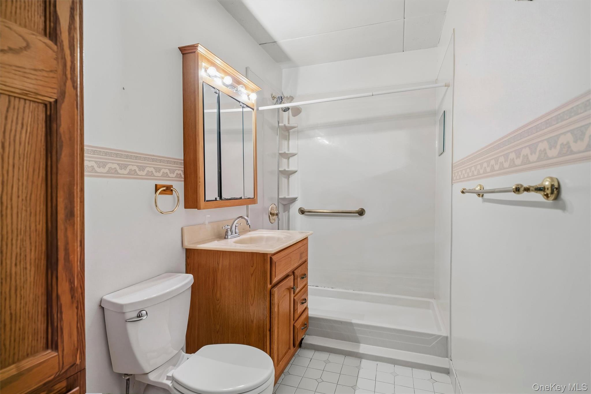8 Hampton Place – For Sale photo 16