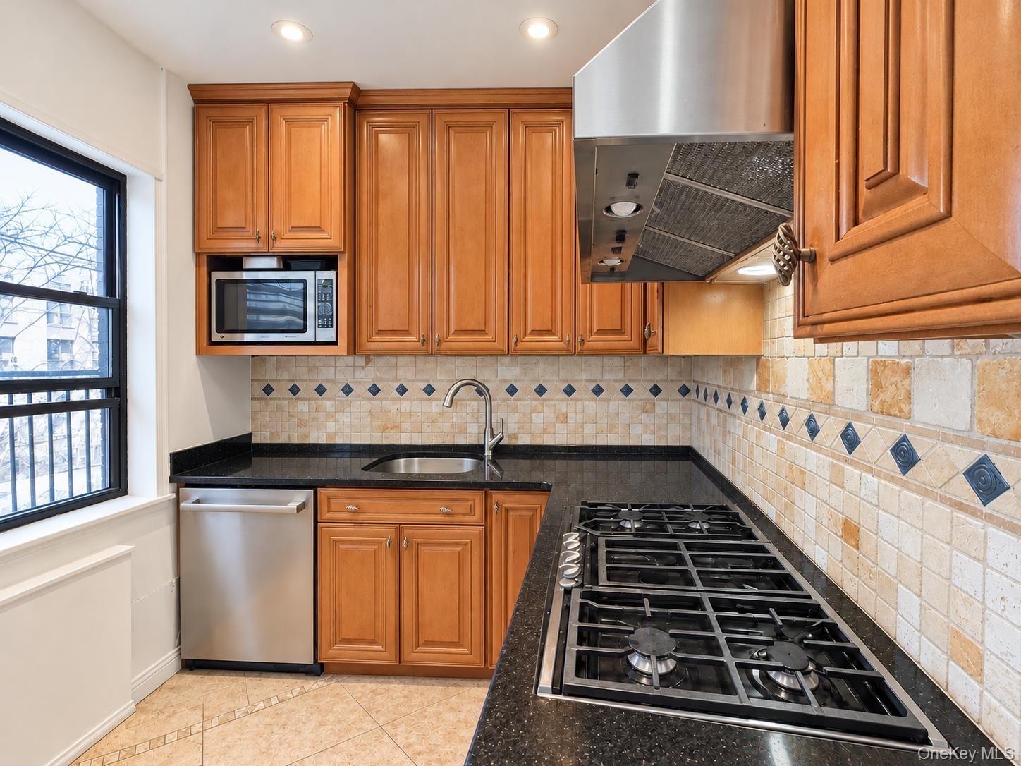 25-18 Union Street SE, Unit 2B photo 6