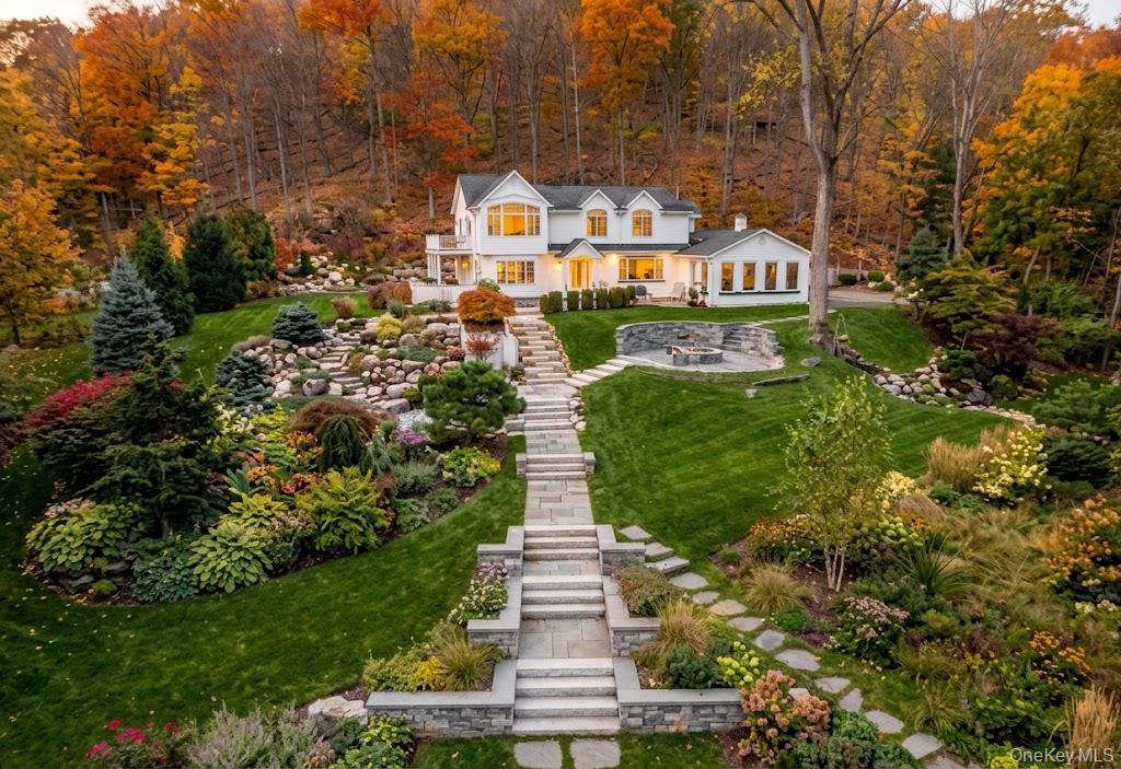 772 Route 9W S – For Sale
