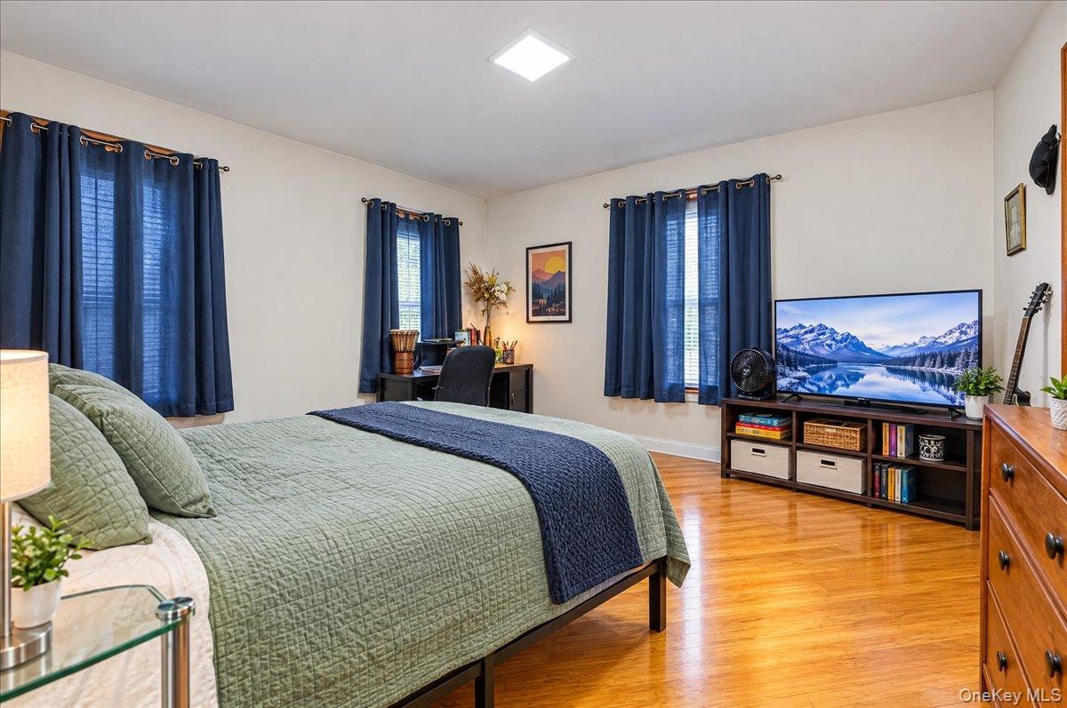 1852 Willoughby Avenue – For Sale photo 5