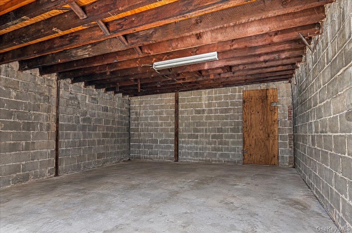 1852 Willoughby Avenue – For Sale photo 15