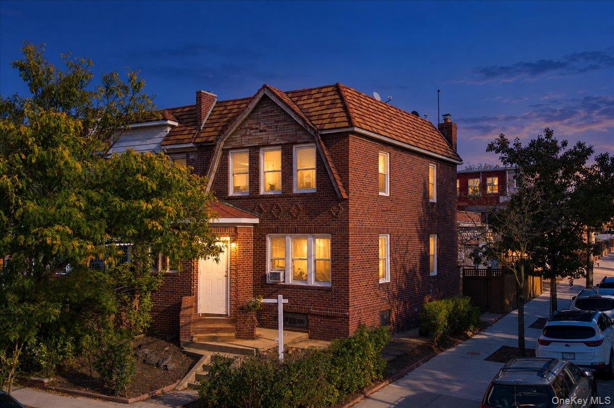 1852 Willoughby Avenue – For Sale