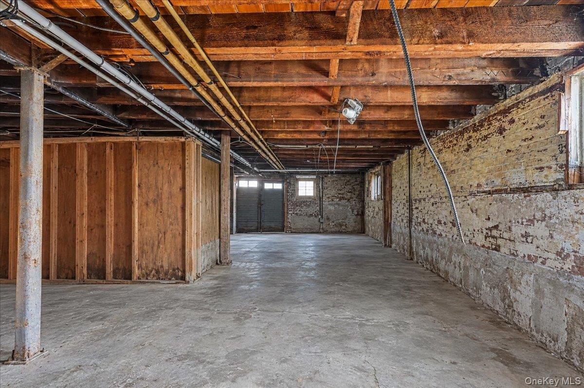 1852 Willoughby Avenue – For Sale photo 13