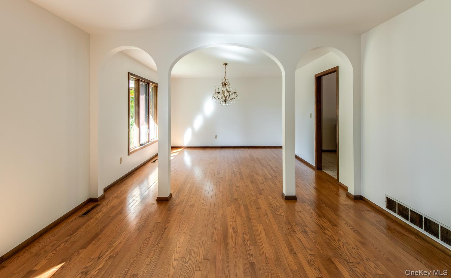 11 King Road – For Sale photo 8