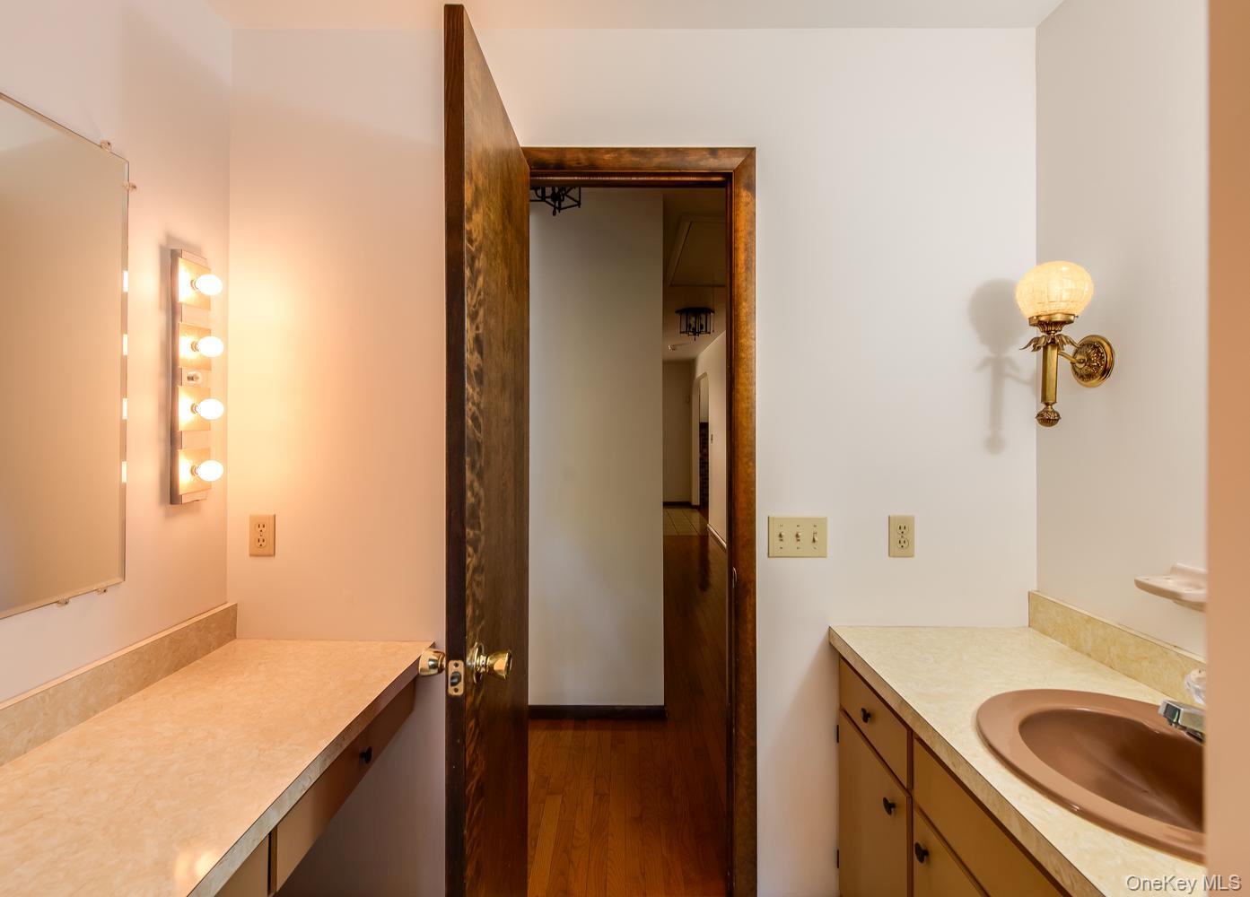 11 King Road – For Sale photo 32