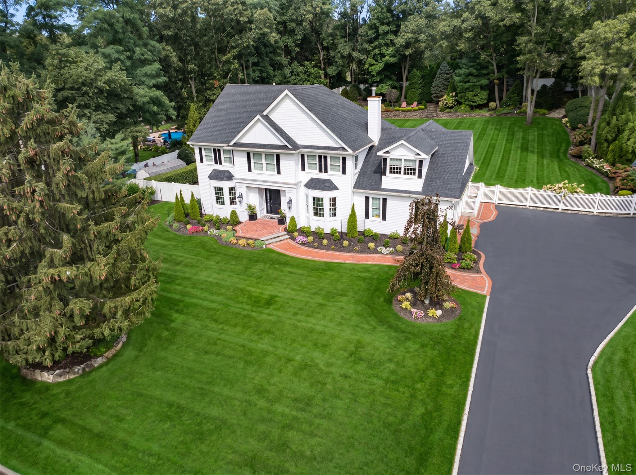 60 Elderwood Drive – For Sale photo 2