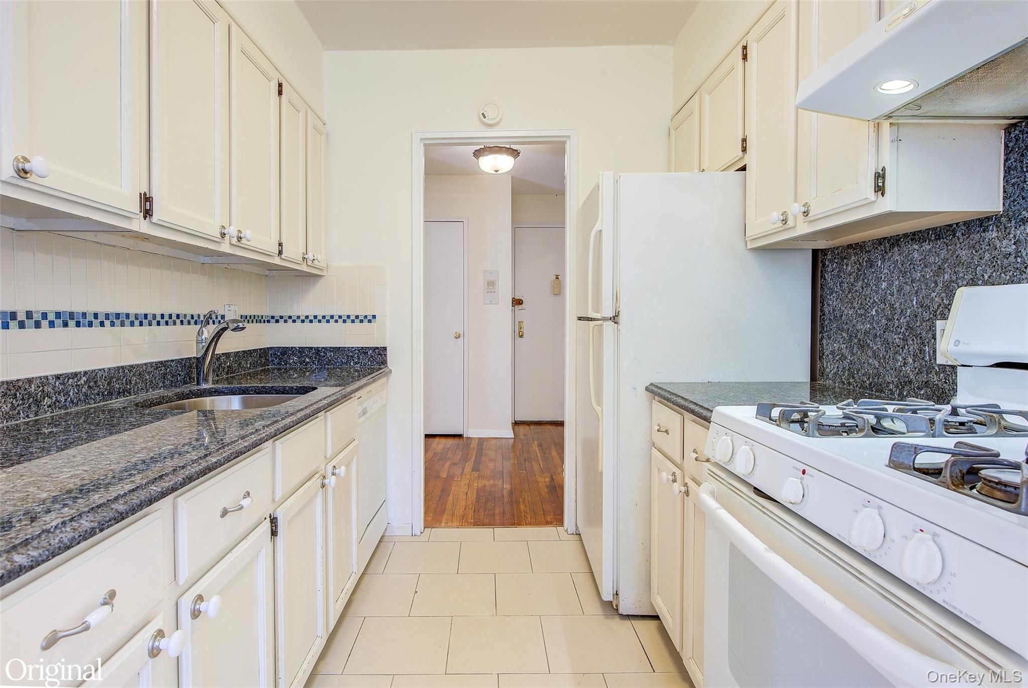 43-25 Douglaston Parkway, Unit 3A photo 12