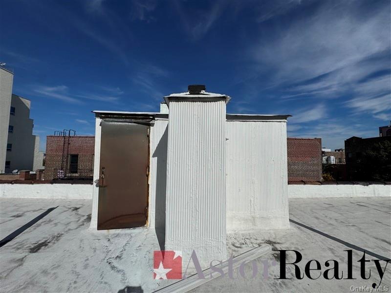 2446 38th Street – For Sale photo 6