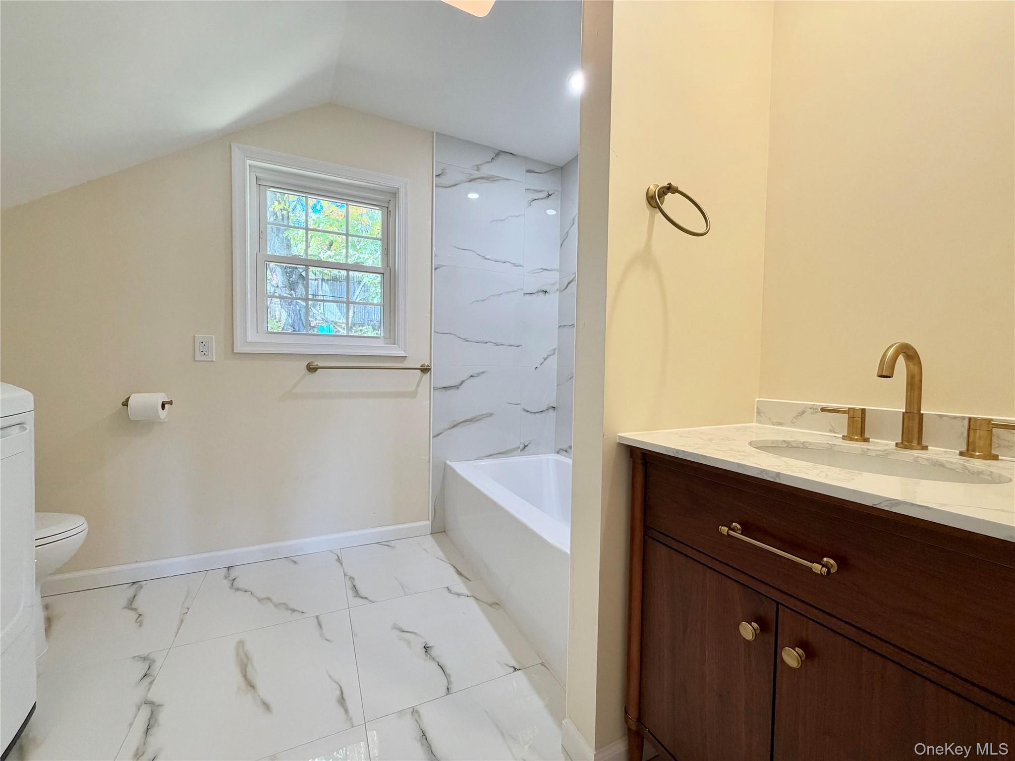 160 Smith Street – For Sale photo 15