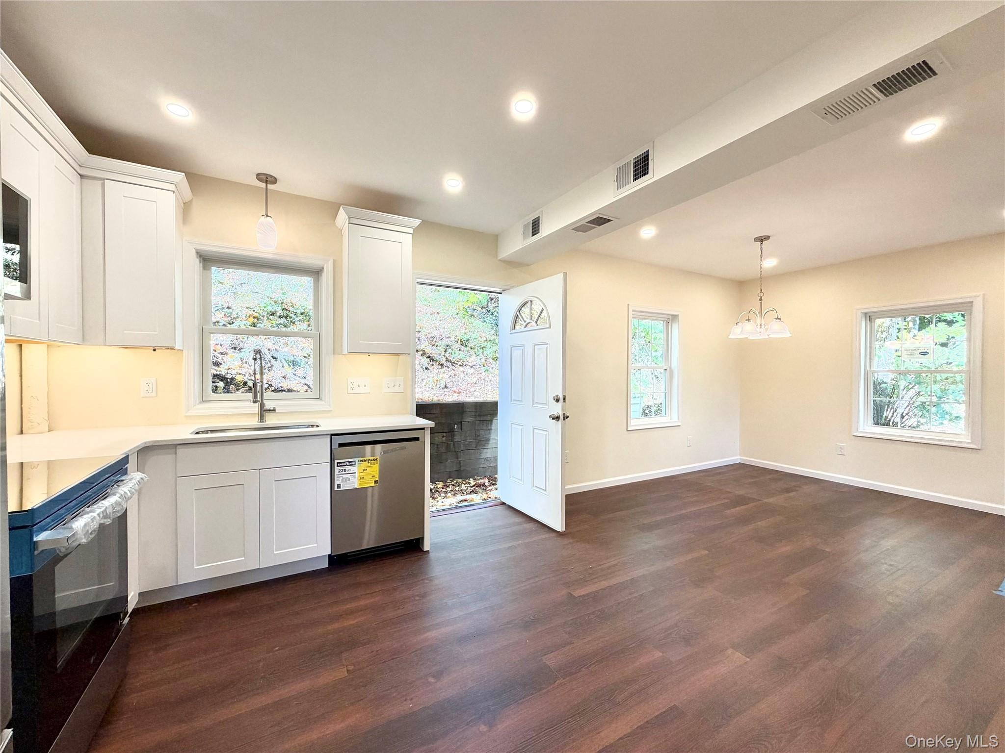 160 Smith Street – For Sale photo 9