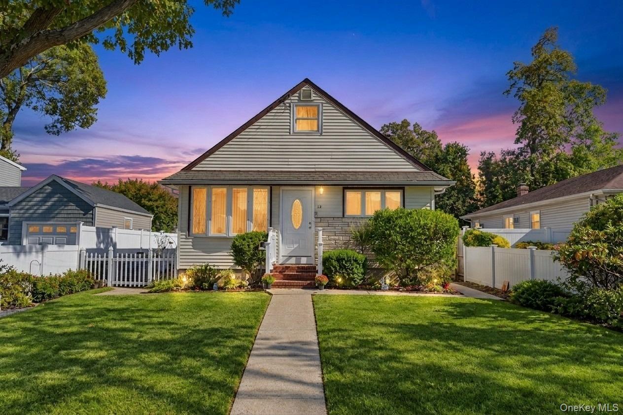38 Colonial Road – For Sale
