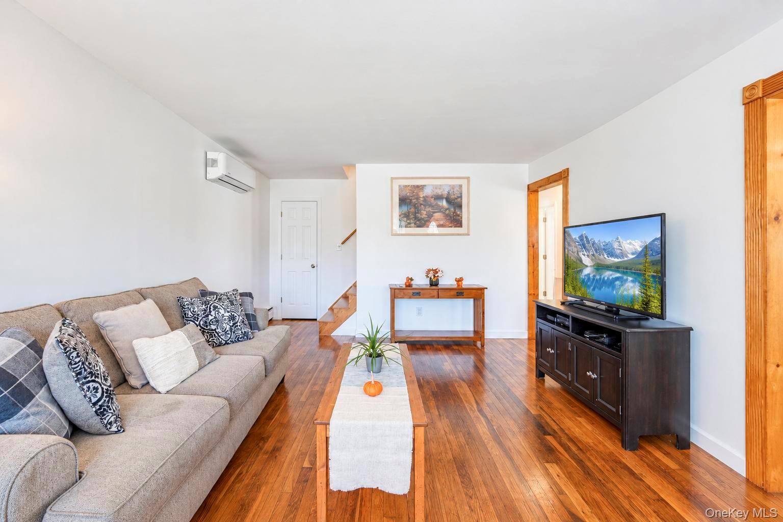 38 Colonial Road – For Sale photo 12
