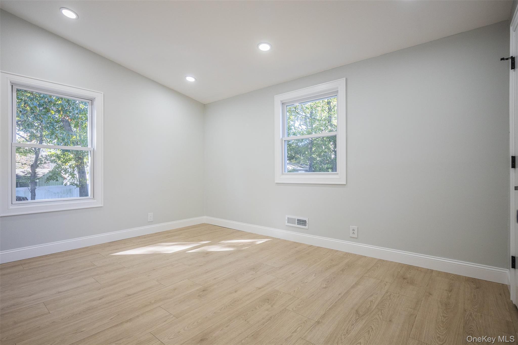 76 Samuel Street – For Rent photo 9