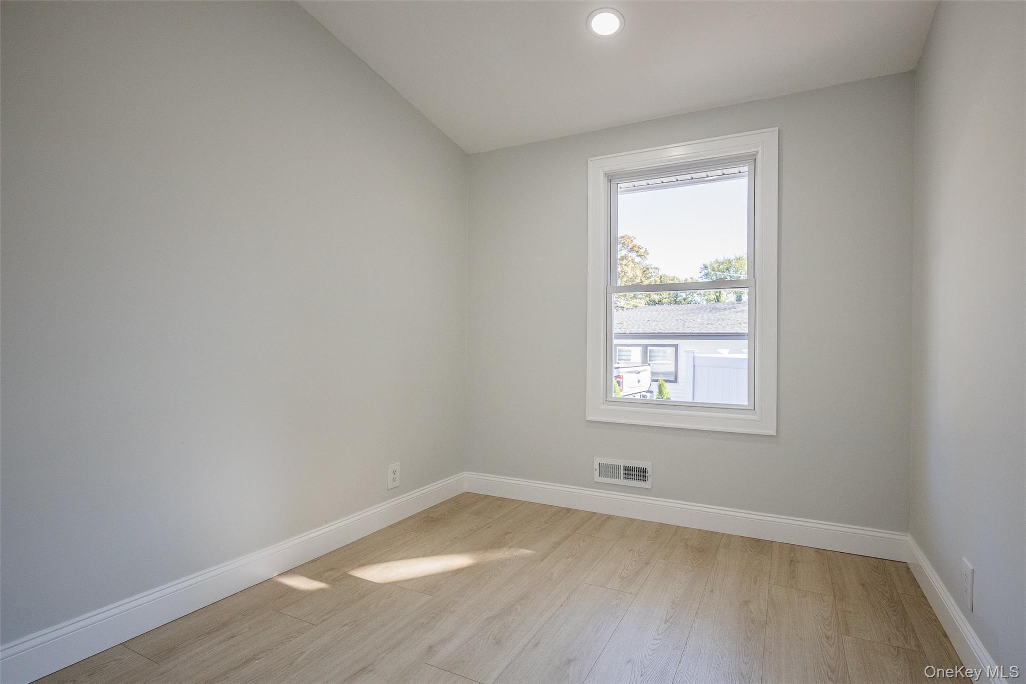 76 Samuel Street – For Rent photo 7