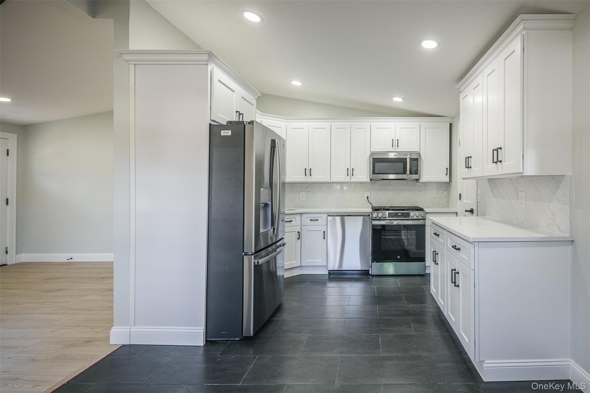 76 Samuel Street – For Rent photo 3
