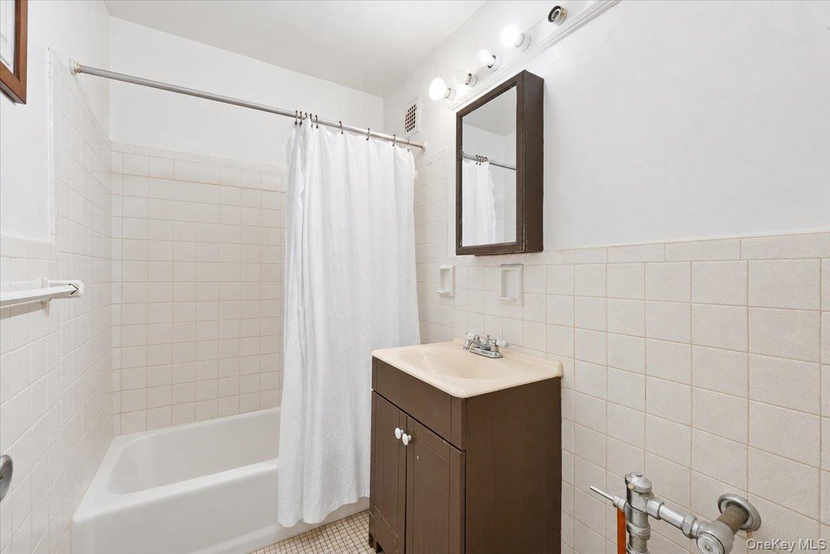1165 E 54th Street, Unit 3H photo 12