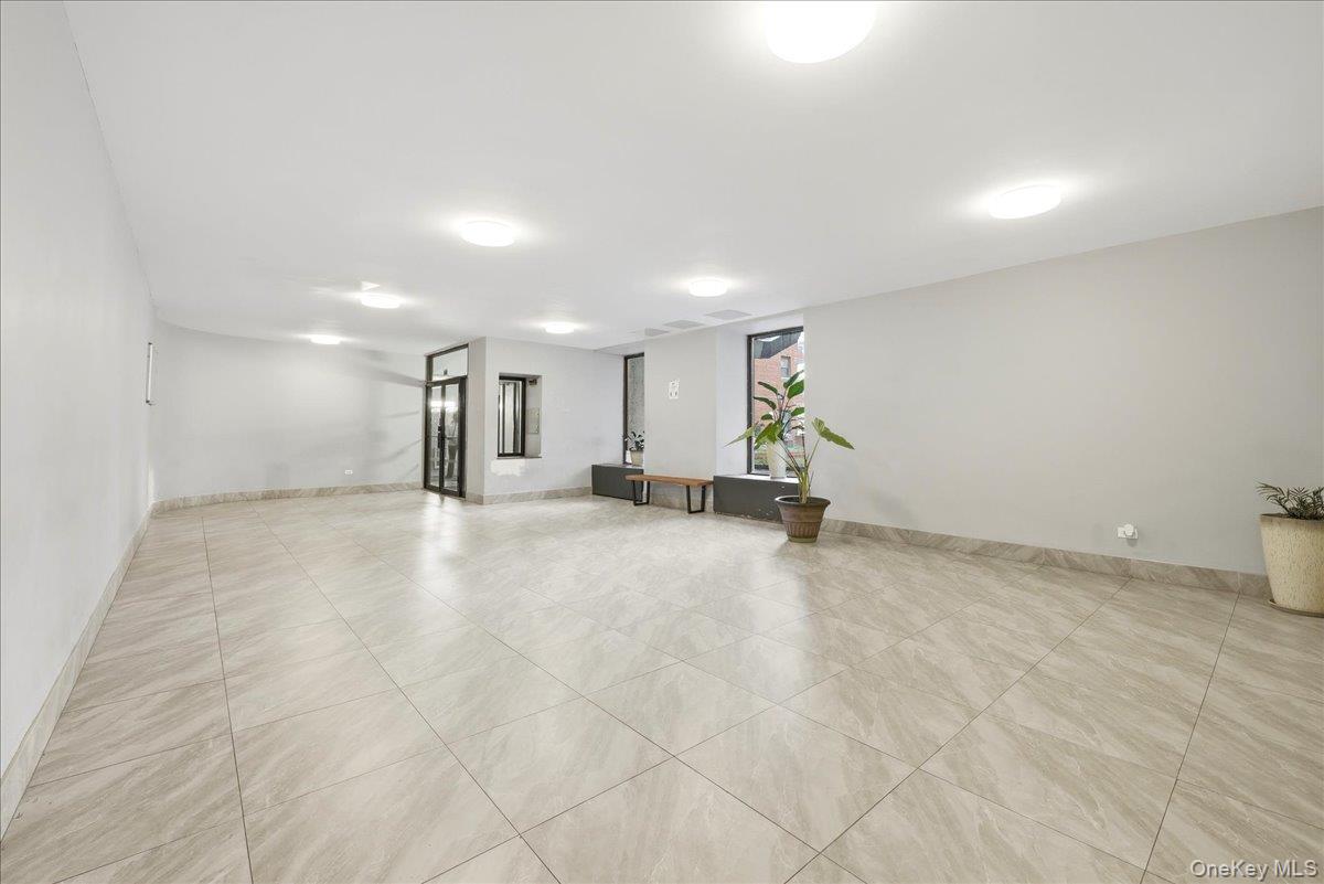 1165 E 54th Street, Unit 3H photo 5