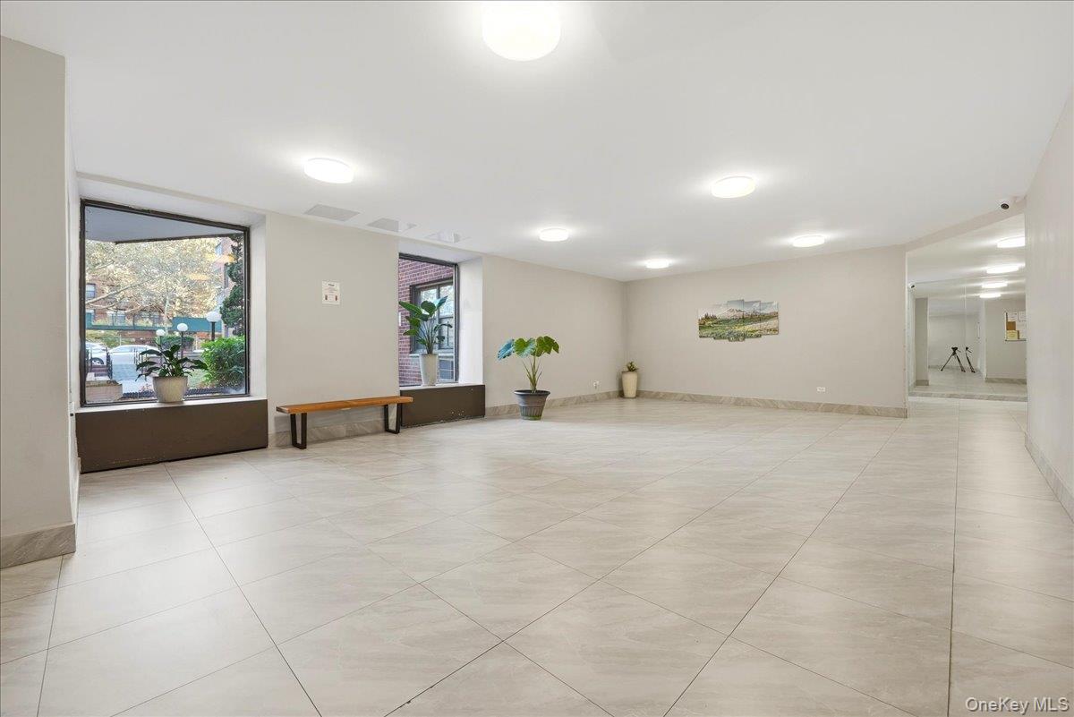 1165 E 54th Street, Unit 3H photo 6