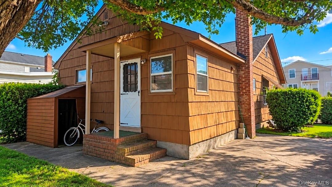 164 Davis Avenue – For Sale photo 6