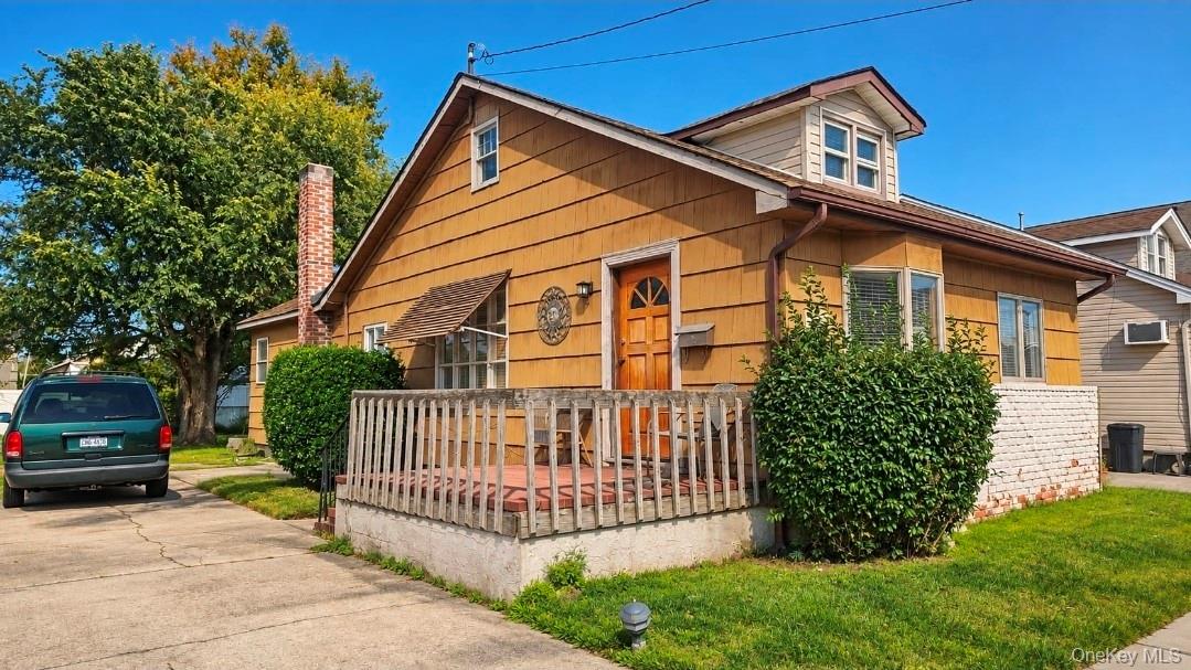 164 Davis Avenue – For Sale
