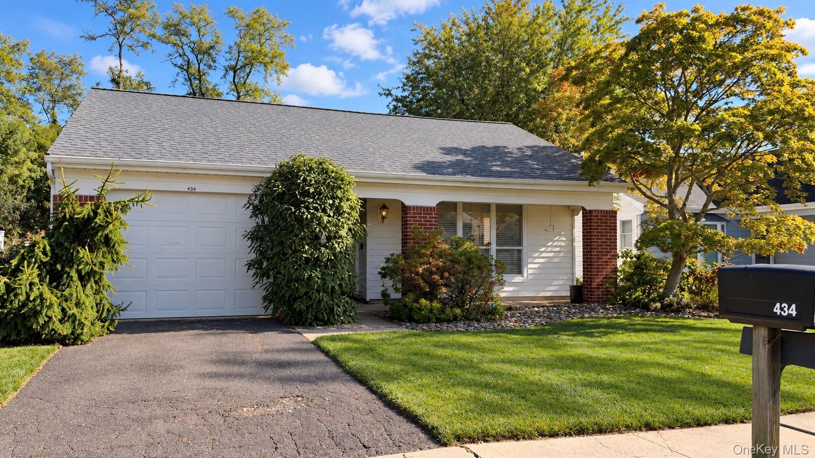 434 Kingston Drive, Unit 434 photo 3
