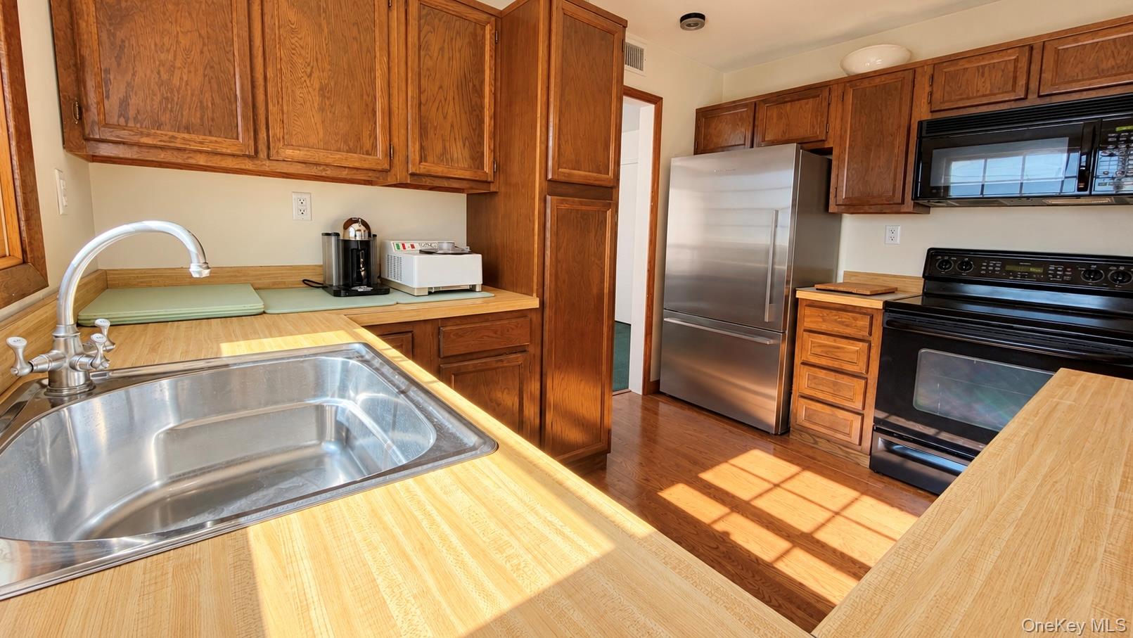 434 Kingston Drive, Unit 434 photo 14