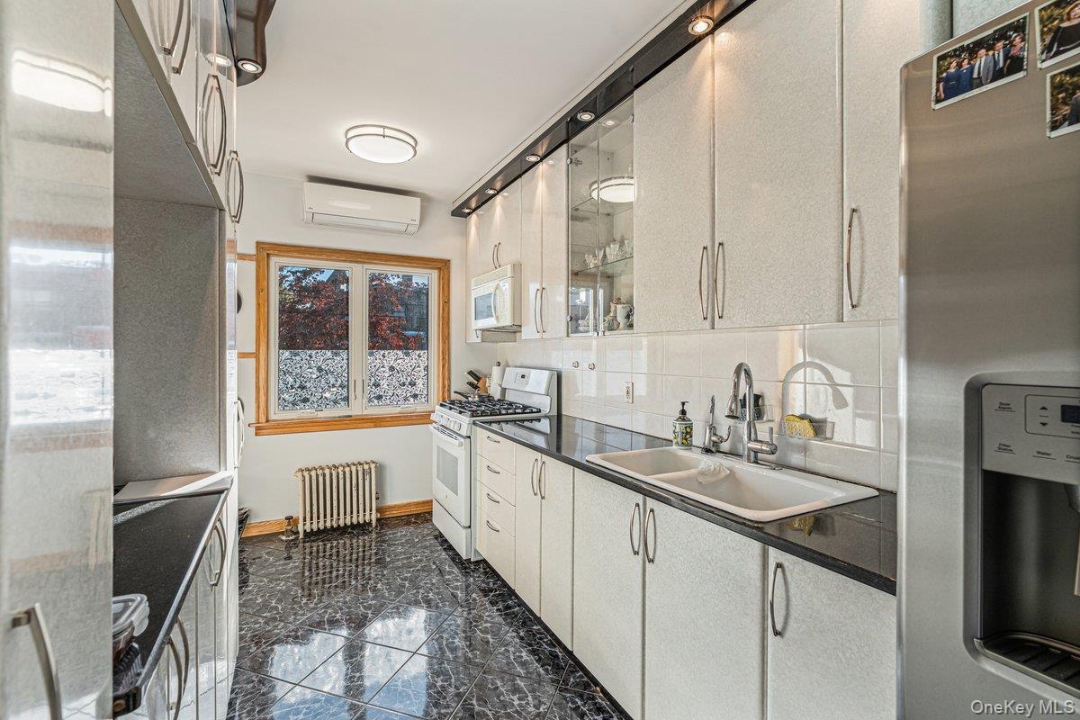67-46 Exeter Street – For Sale photo 5