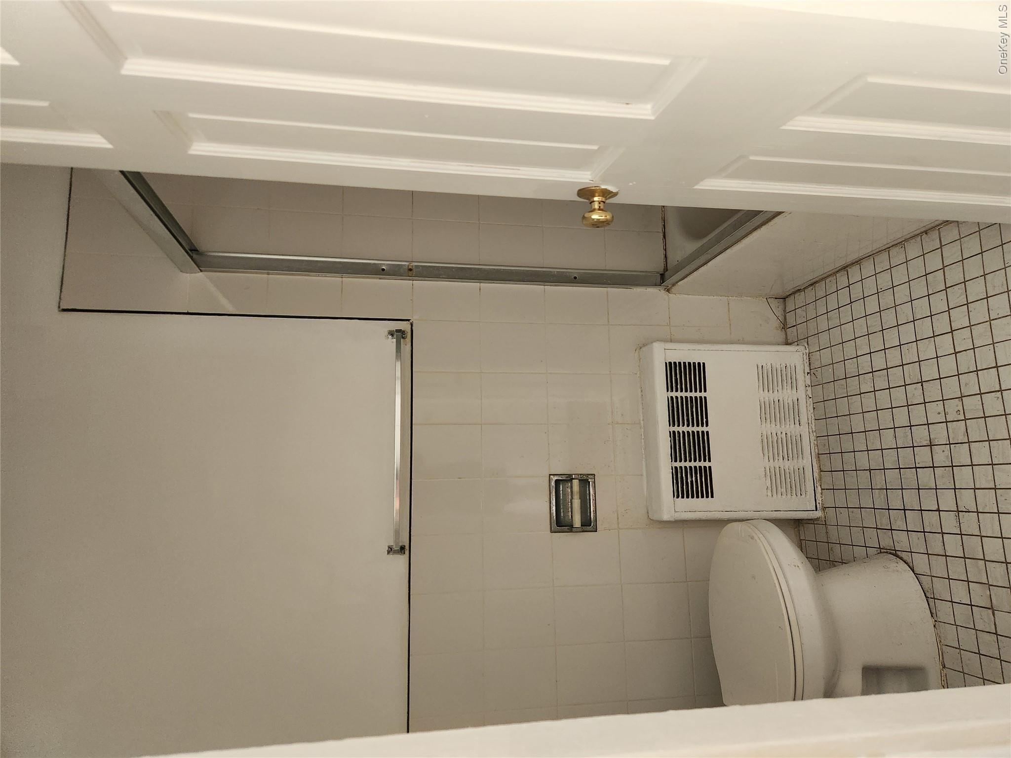 68-17 31st Avenue – For Rent photo 5