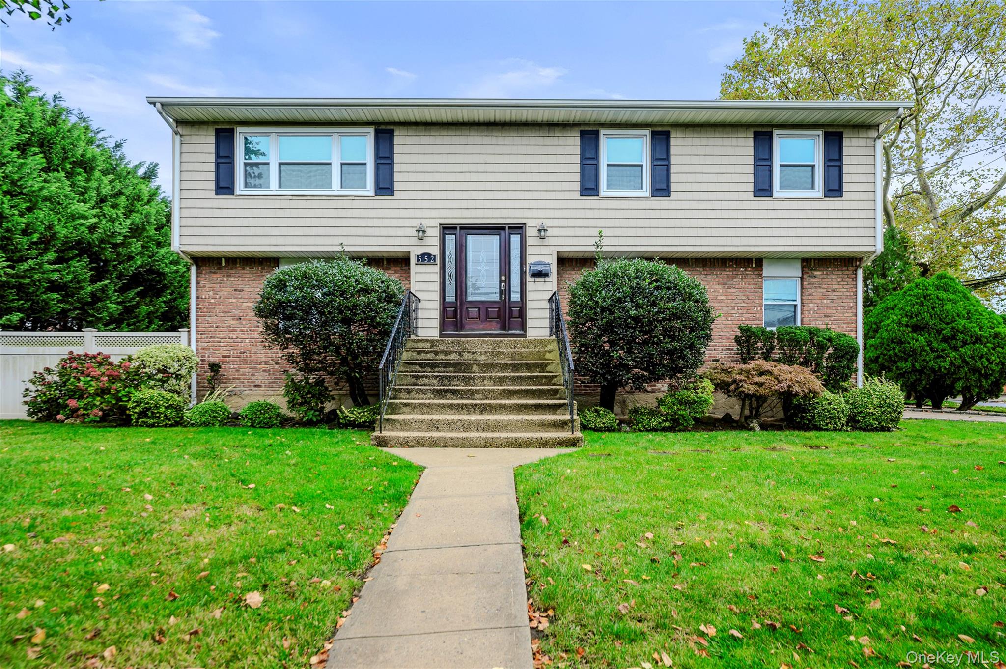 552 Waukena Avenue – For Sale