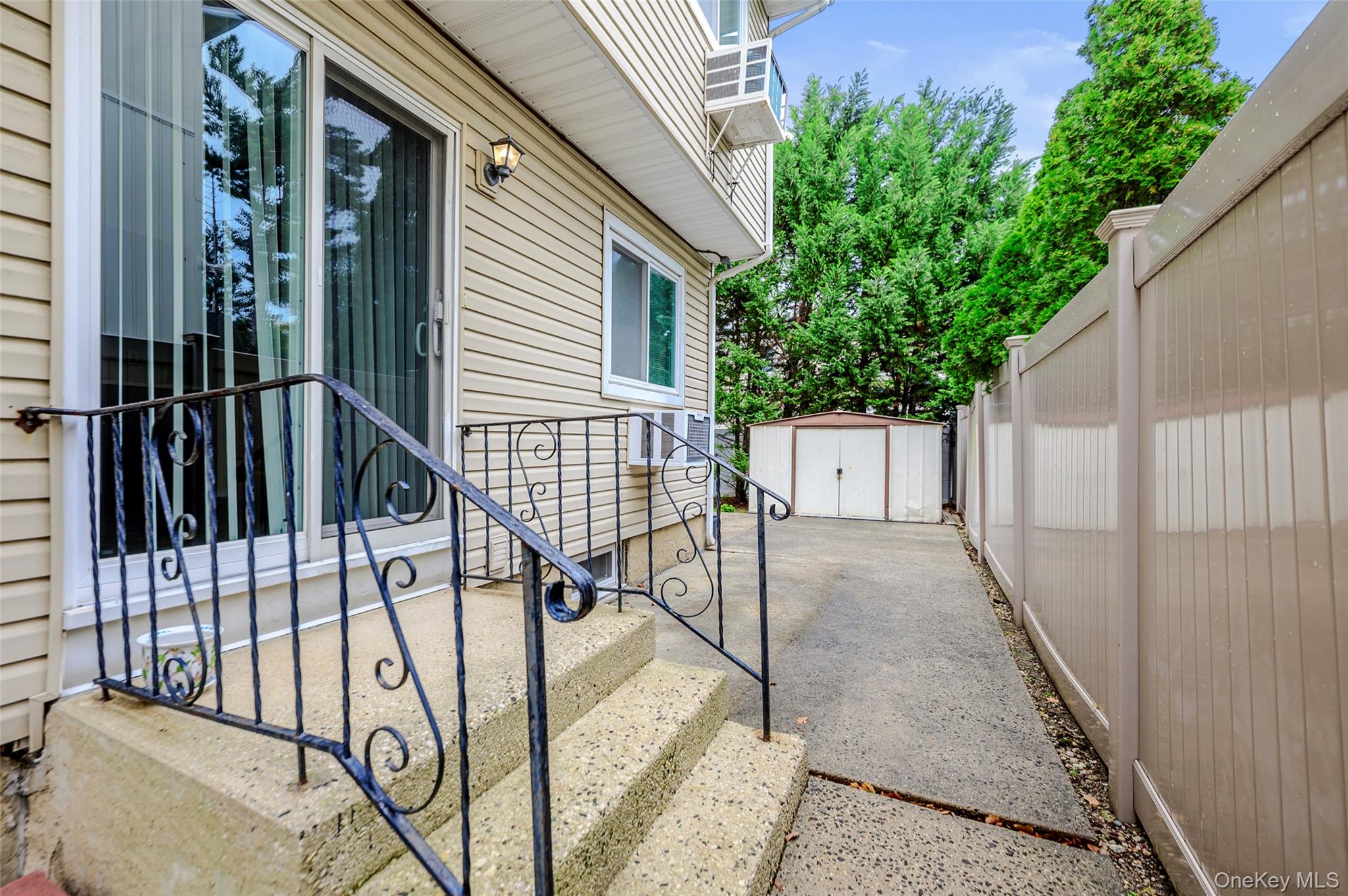 552 Waukena Avenue – For Sale photo 28