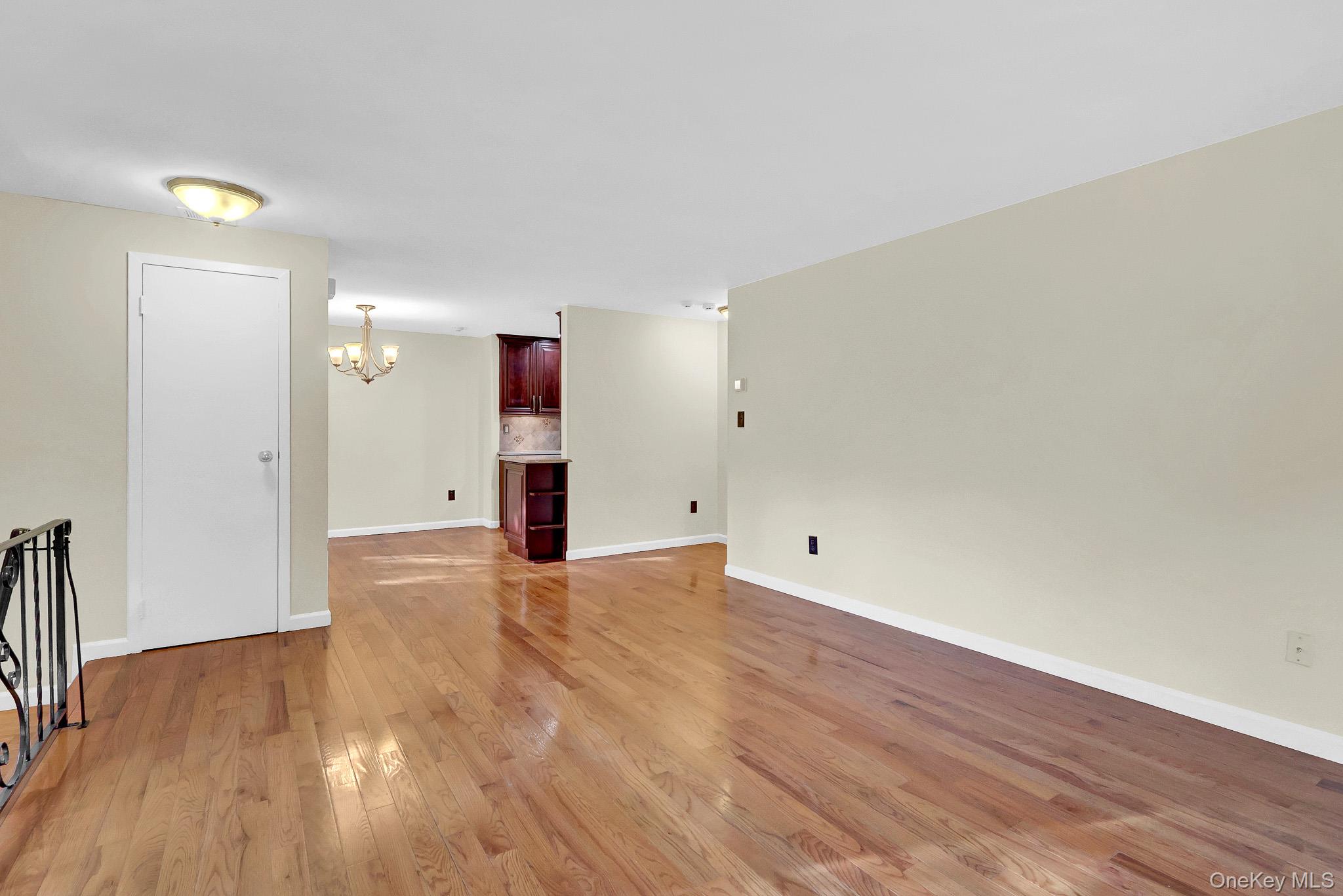 425 Clubhouse Court – For Sale photo 8