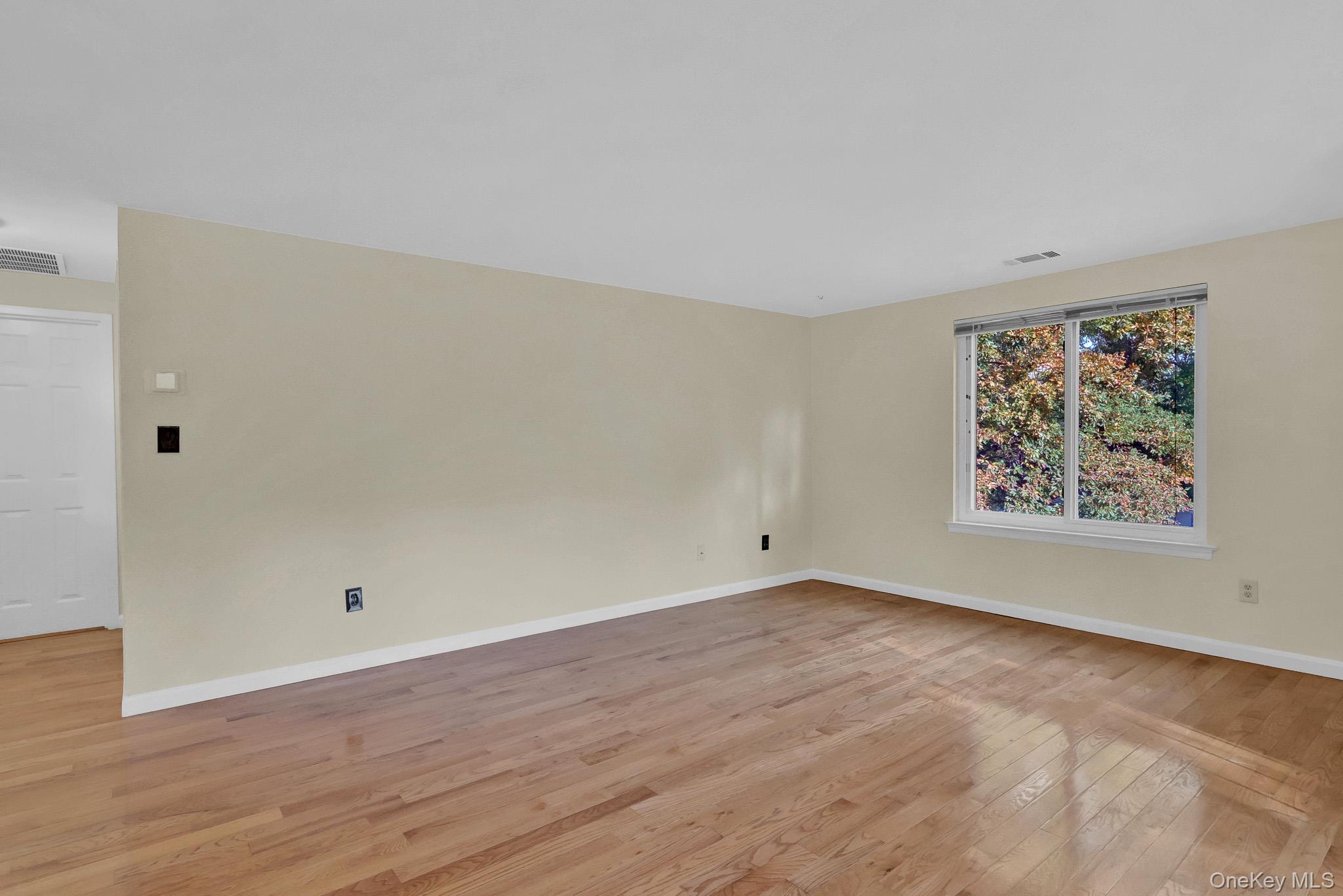 425 Clubhouse Court – For Sale photo 6