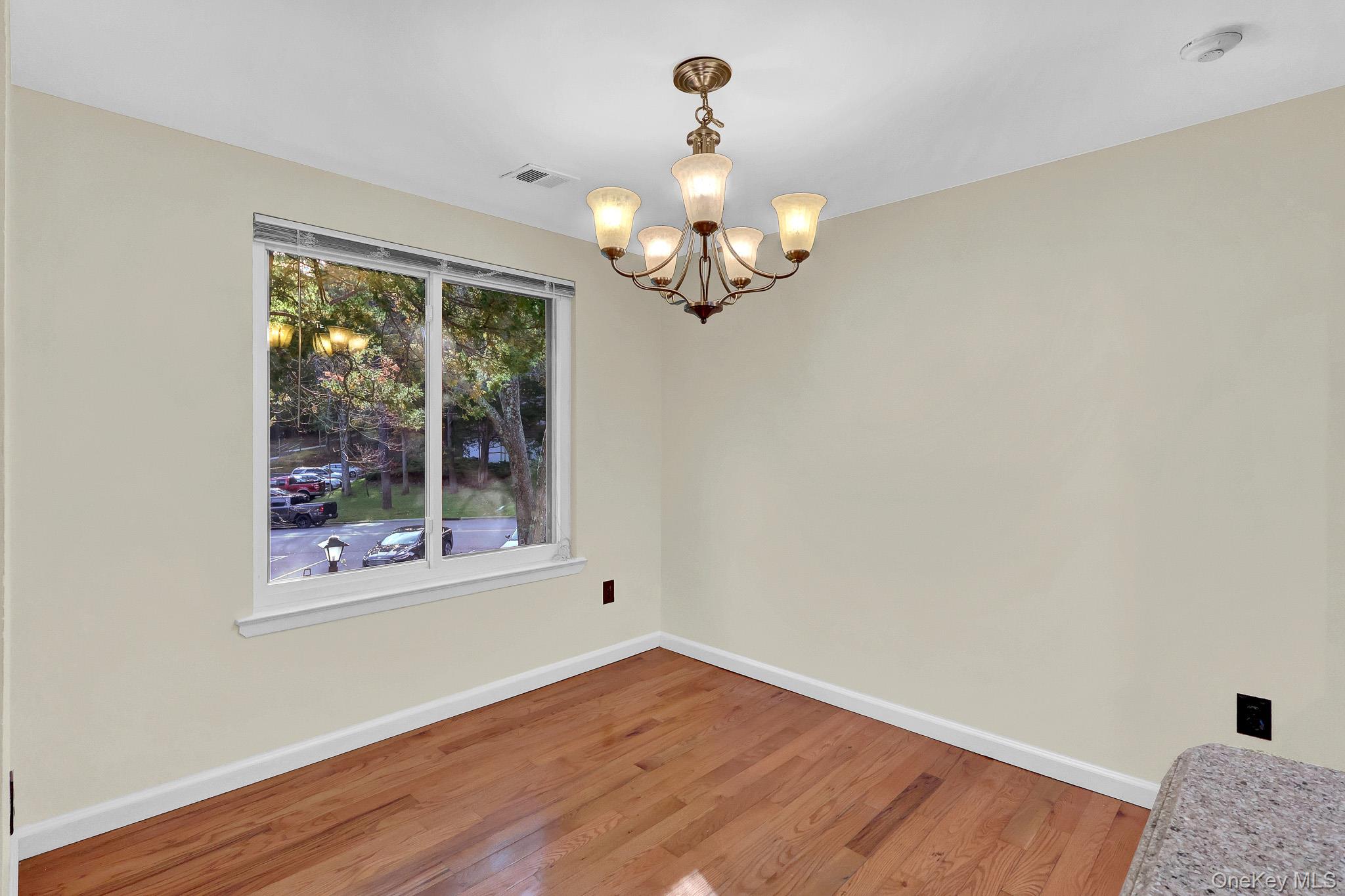 425 Clubhouse Court – For Sale photo 11