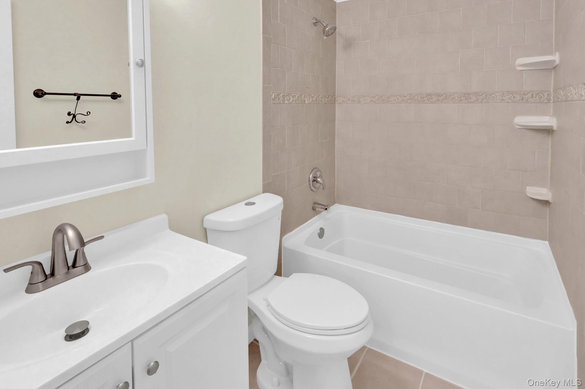 425 Clubhouse Court – For Sale photo 12