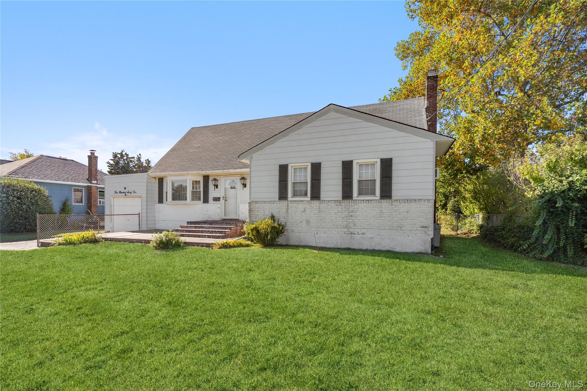 564 Center Briarwood Avenue – For Sale photo 3