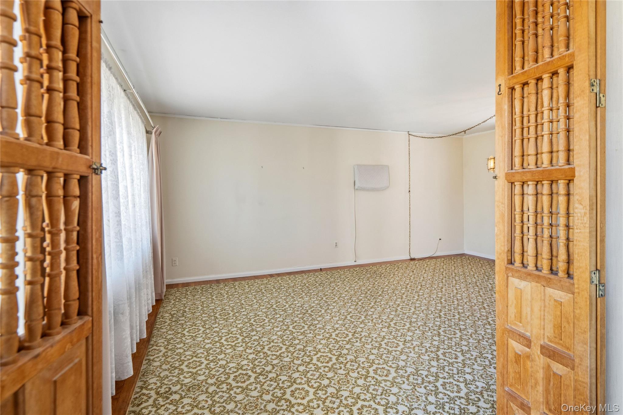 564 Center Briarwood Avenue – For Sale photo 4