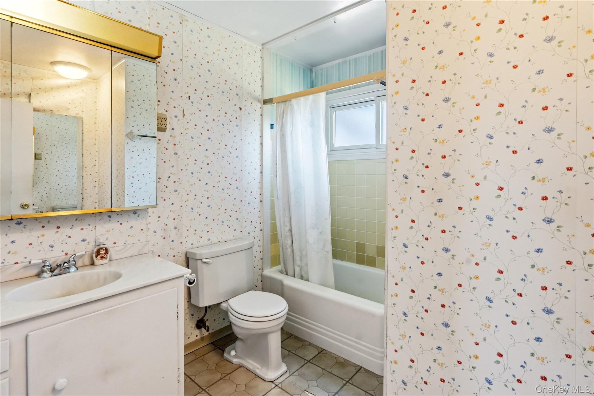 564 Center Briarwood Avenue – For Sale photo 18