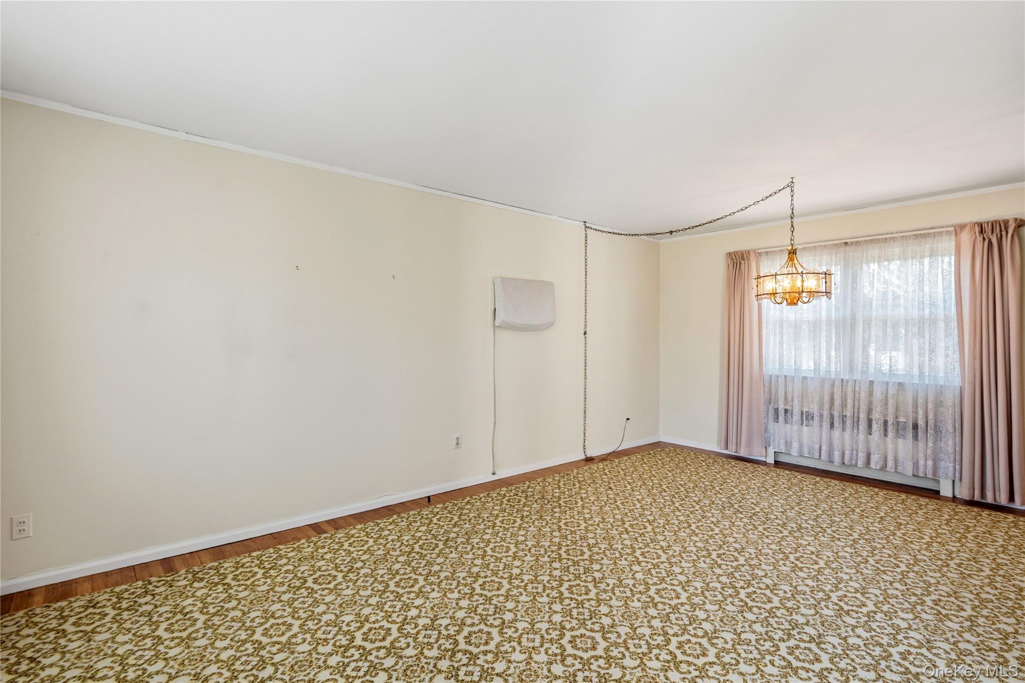 564 Center Briarwood Avenue – For Sale photo 5